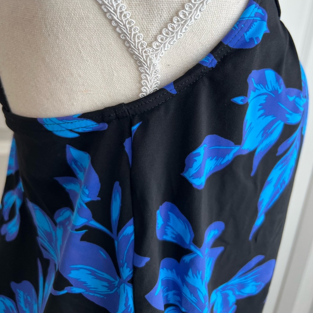 Lands’ End Blue Black Floral Blouson Racerback Tankini Swimsuit Top 8 Shelf Bra - Picture 6 of 12